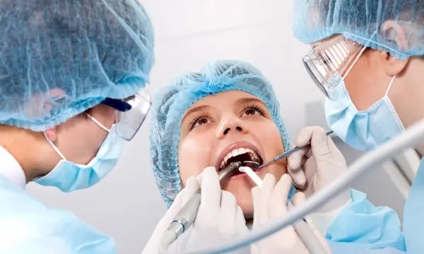 dental-surgery-1427728596-600x360